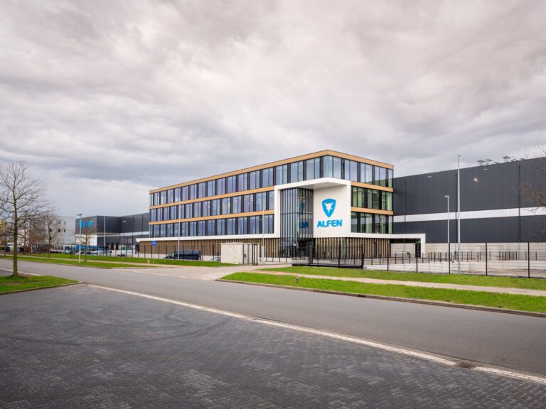 Alfen_HQ_at_Hefbrugweg_79-2